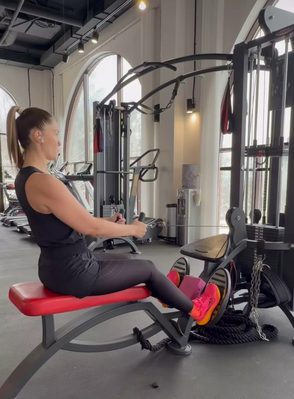 Агата Муцениеце раскрыла, сколько килограммов набрала во время беременности