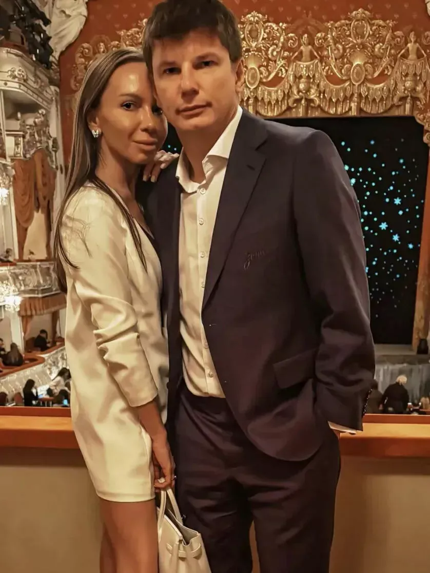 Андрей Аршавин вышел в свет с матерью своего шестого ребенка: фото