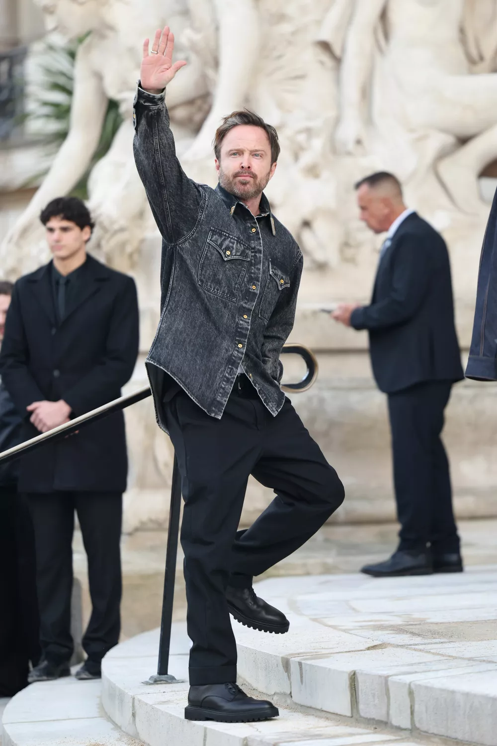 Деми Мур, Аарон Пол, Софи Марсо и другие звезды на показе Schiaparelli в Париже