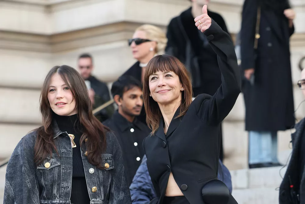 Деми Мур, Аарон Пол, Софи Марсо и другие звезды на показе Schiaparelli в Париже