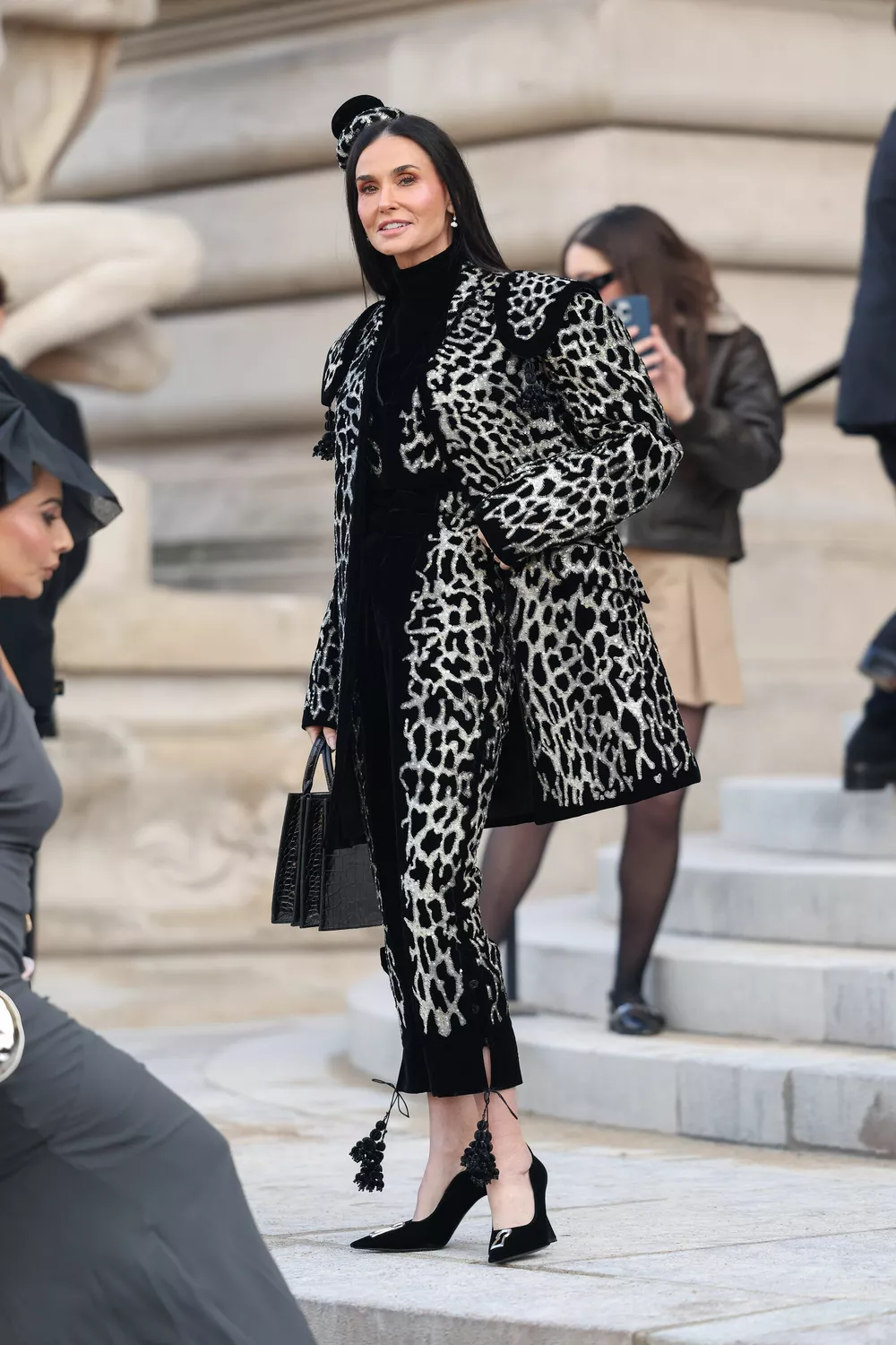 Деми Мур, Аарон Пол, Софи Марсо и другие звезды на показе Schiaparelli в Париже