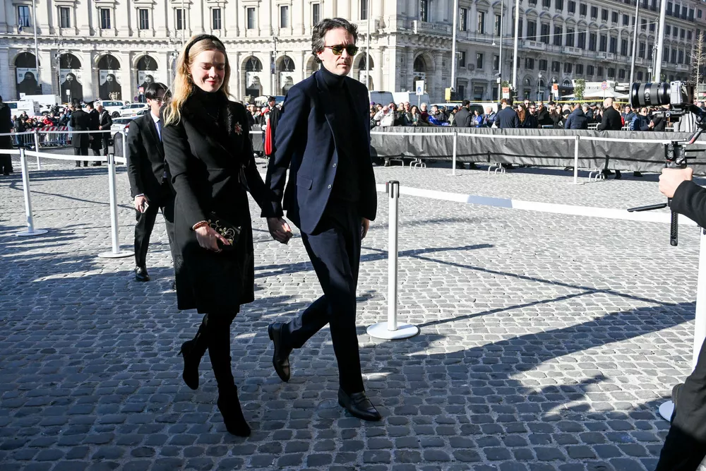 Наталья Водянова, Анна Винтур, Энн Хэтэуэй и Алессандро Микеле на прощании с Валентино Гаравани