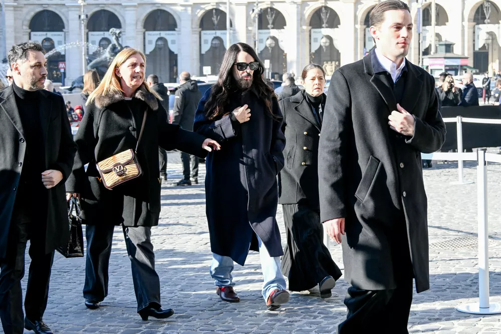 Наталья Водянова, Анна Винтур, Энн Хэтэуэй и Алессандро Микеле на прощании с Валентино Гаравани