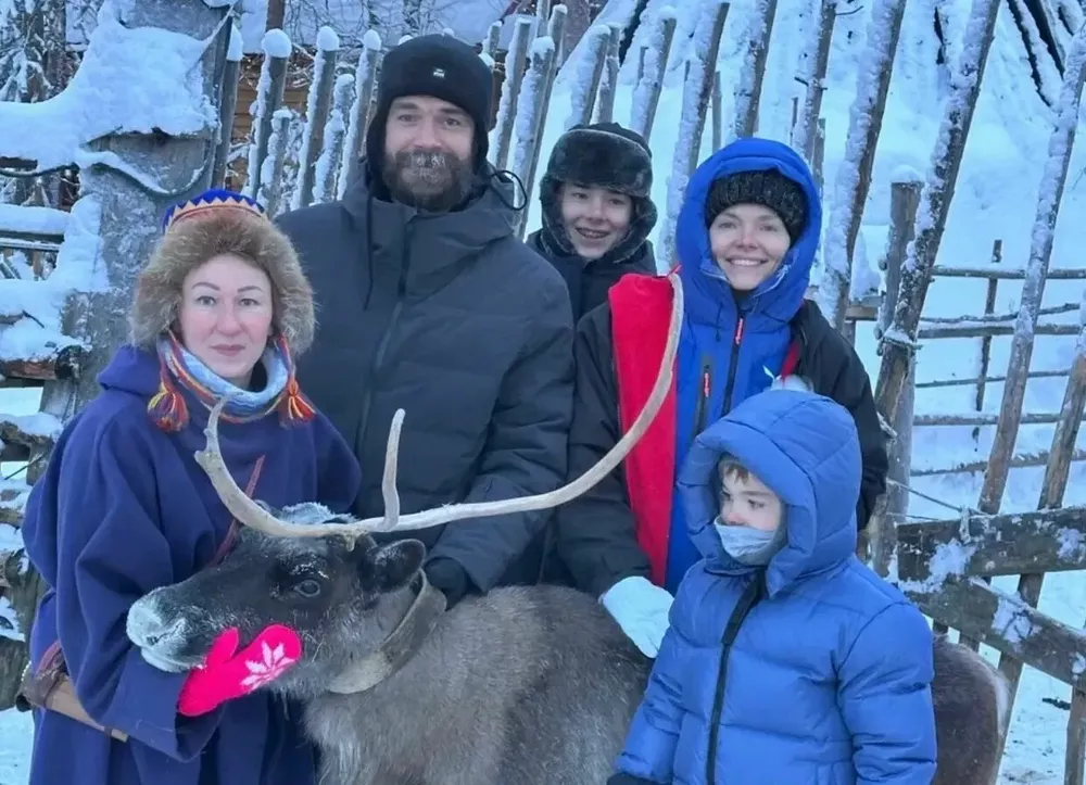 Елизавета Боярская и Максим Матвеев провели новогодние каникулы с детьми в Арктике: фото