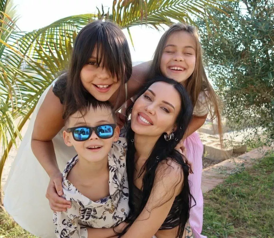 "Если я поживу с папой еще полгода, я просто не выдержу": Оксана Самойлова о реакции дочери на развод с Джиганом