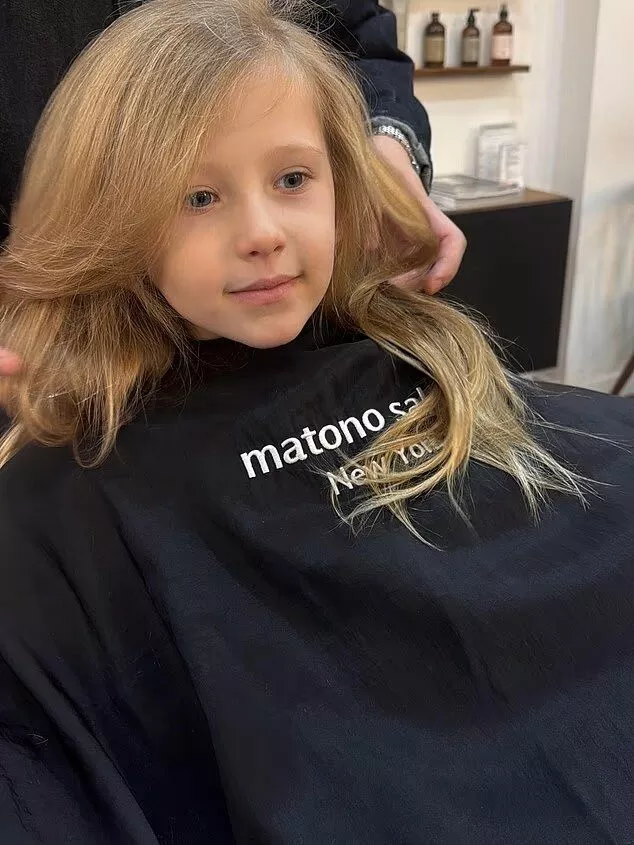 &ldquo;Это небезопасно&rdquo;: Хиларию Болдуин жестко раскритиковали за поход в парикмахерскую в бурю с детьми