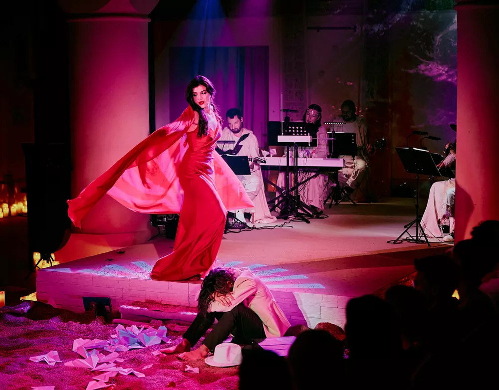 Французская драматургия и балетный авангард: главные культурные события февраля