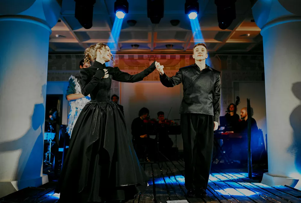 Французская драматургия и балетный авангард: главные культурные события февраля