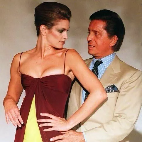 Гвинет Пэлтроу, Сара Джессика Паркер и другие селебрити вспоминают Валентино Гаравани