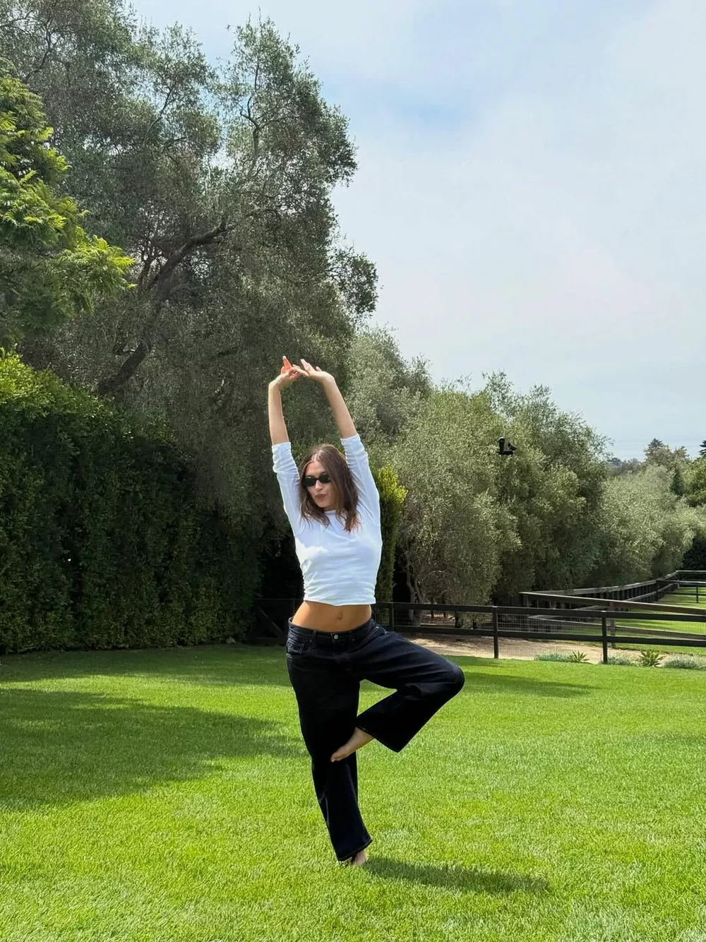 Хейли Бибер отреагировала на слухи о манипуляциях в браке