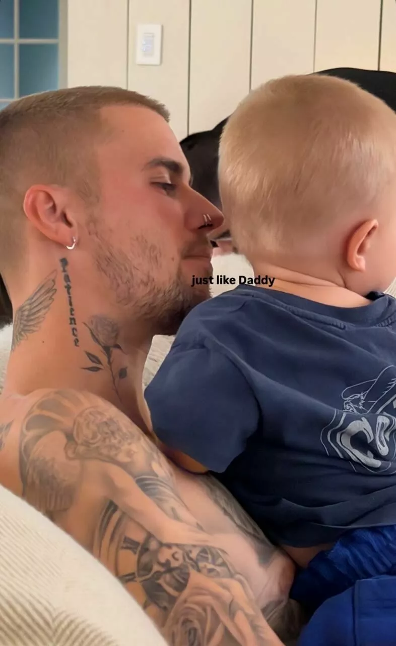 Хейли Бибер впервые рассказала о внешности сына: "Вылитый папа"