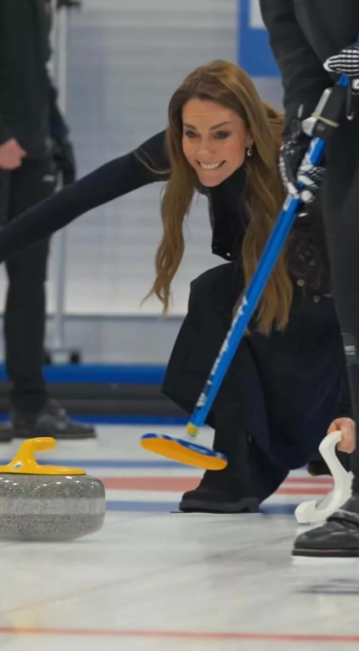 Кейт Миддлтон занялась керлингом