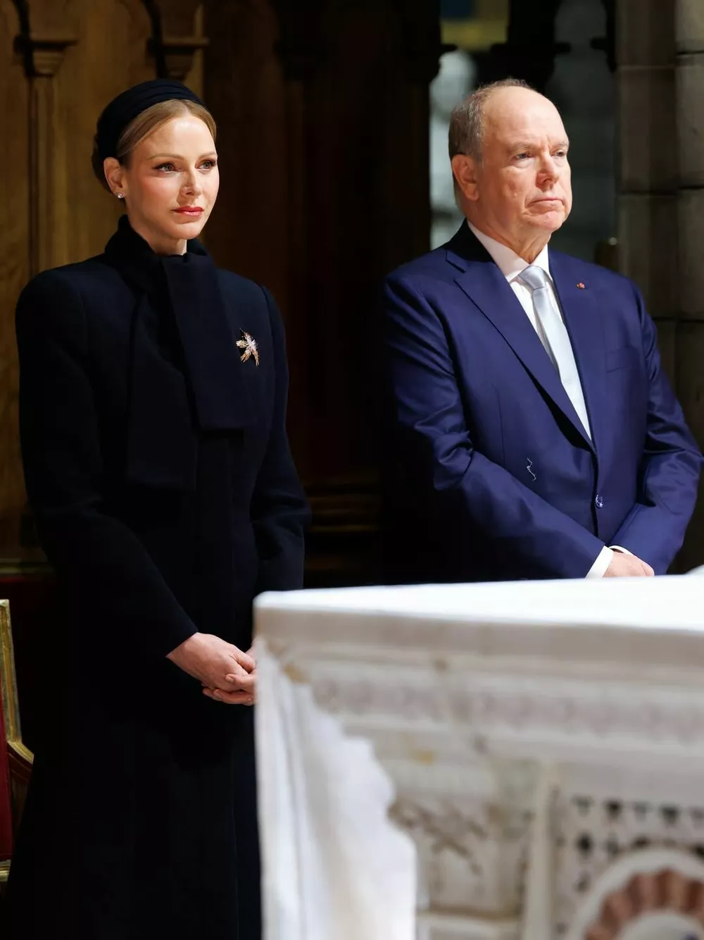 Князь Монако Альбер II и княгиня Шарлен вышли в свет по особому поводу