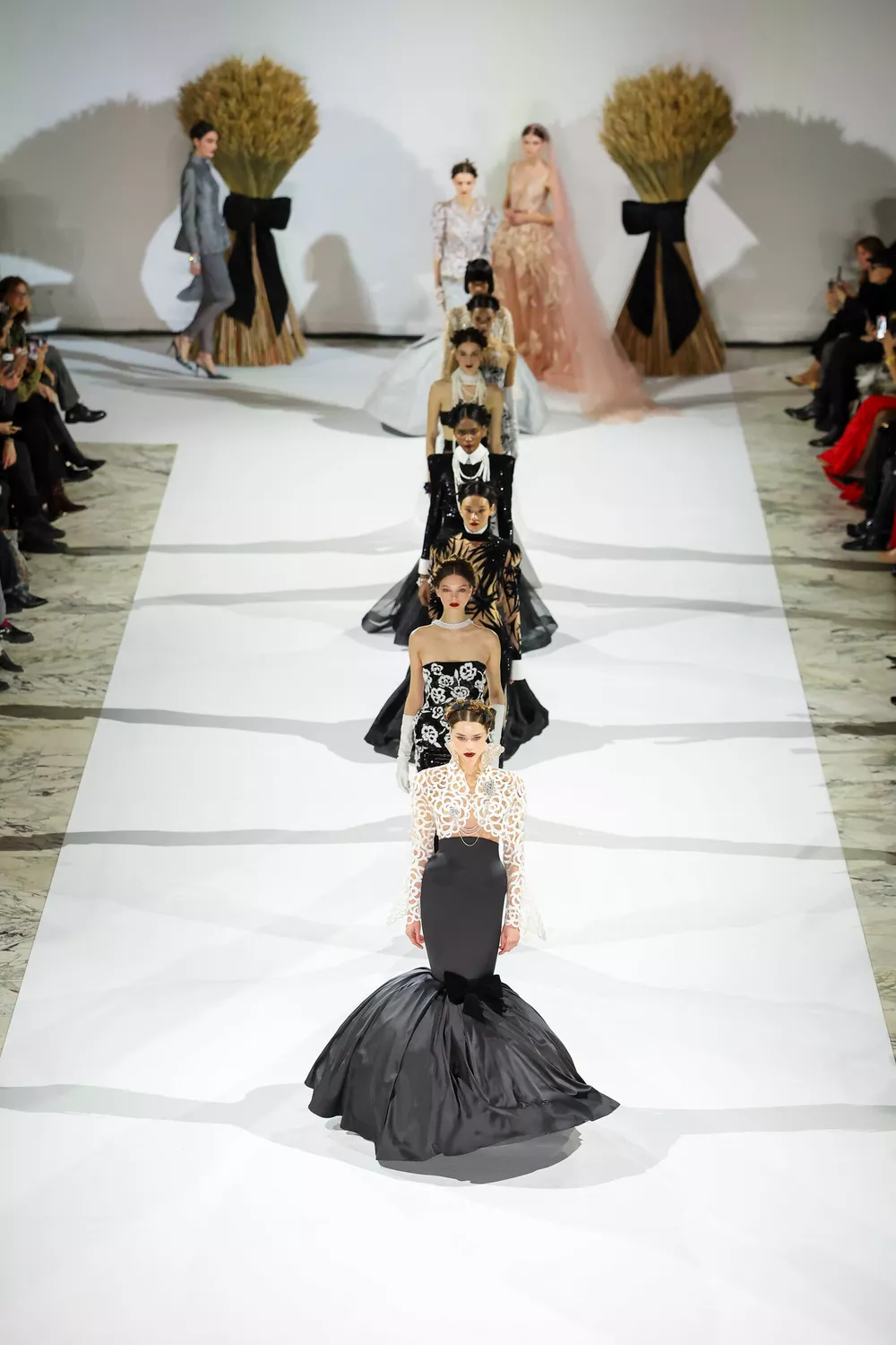 Кристина Милиан, Анна Нетребко, Лилия Рах: гости показа YANINA Couture на Неделе высокой моды в Париже Кристина Милиан, Анна Нетребко, Лилия Рах: гости показа YANINA Couture на Неделе высокой моды в Париже