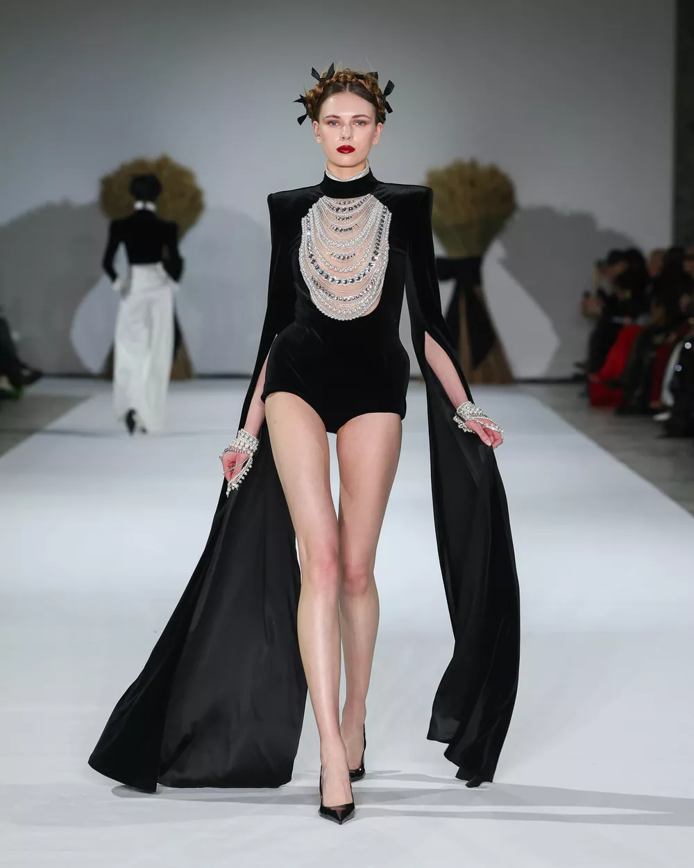 Кристина Милиан, Анна Нетребко, Лилия Рах: гости показа YANINA Couture на Неделе высокой моды в Париже Кристина Милиан, Анна Нетребко, Лилия Рах: гости показа YANINA Couture на Неделе высокой моды в Париже