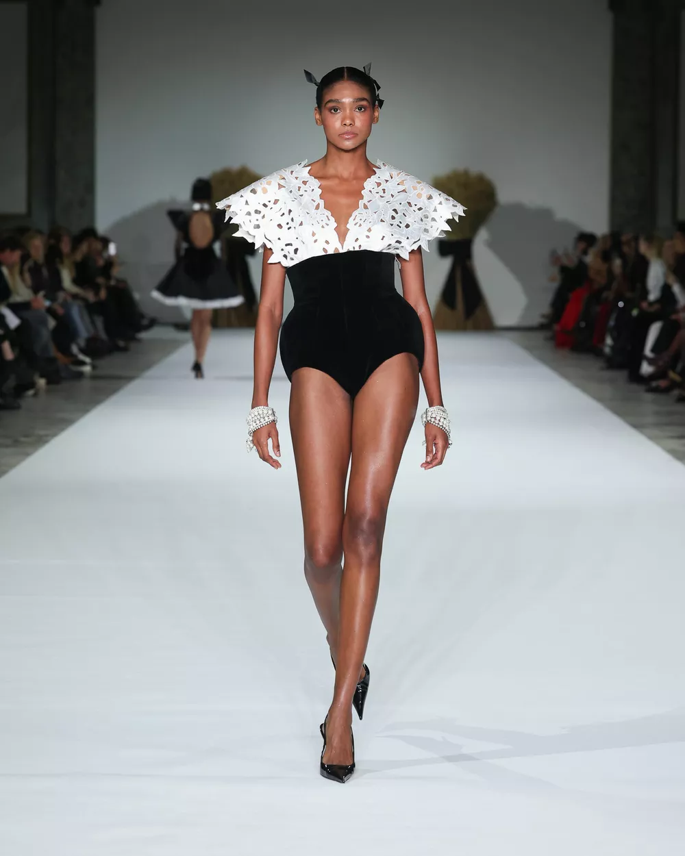 Кристина Милиан, Анна Нетребко, Лилия Рах: гости показа YANINA Couture на Неделе высокой моды в Париже Кристина Милиан, Анна Нетребко, Лилия Рах: гости показа YANINA Couture на Неделе высокой моды в Париже