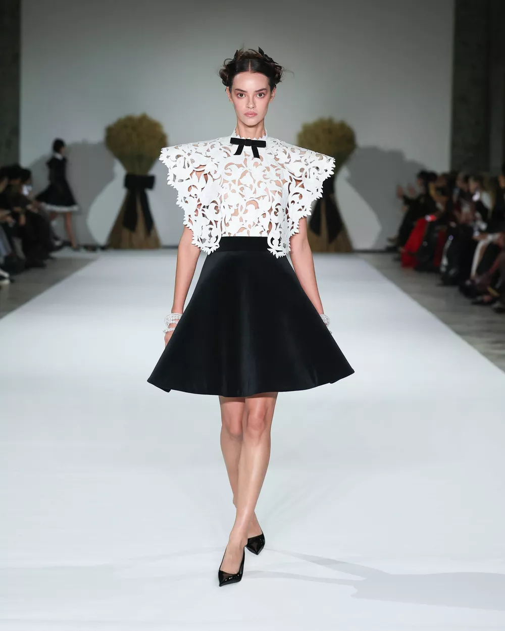 Кристина Милиан, Анна Нетребко, Лилия Рах: гости показа YANINA Couture на Неделе высокой моды в Париже Кристина Милиан, Анна Нетребко, Лилия Рах: гости показа YANINA Couture на Неделе высокой моды в Париже