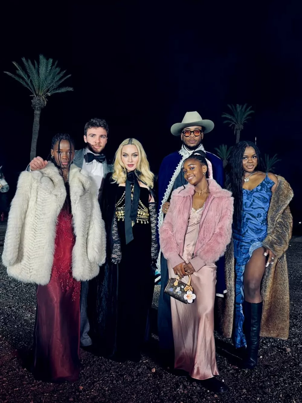 Мадонна проводит отпуск с бойфрендом в Марокко Мадонна проводит отпуск с бойфрендом в Марокко