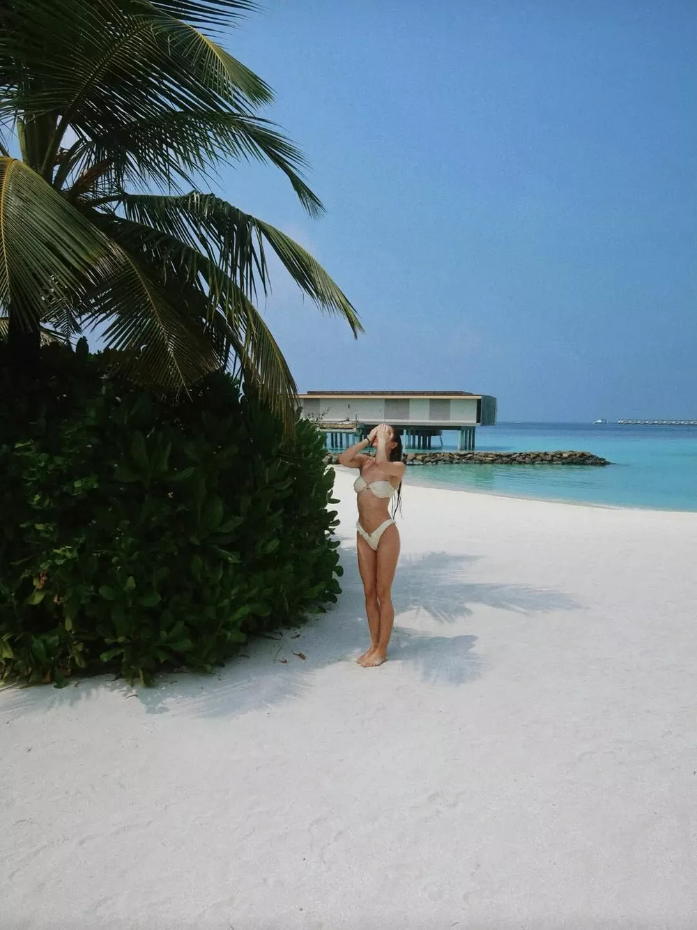 Мари Краймбрери показала фигуру в купальнике через 8 месяцев после родов