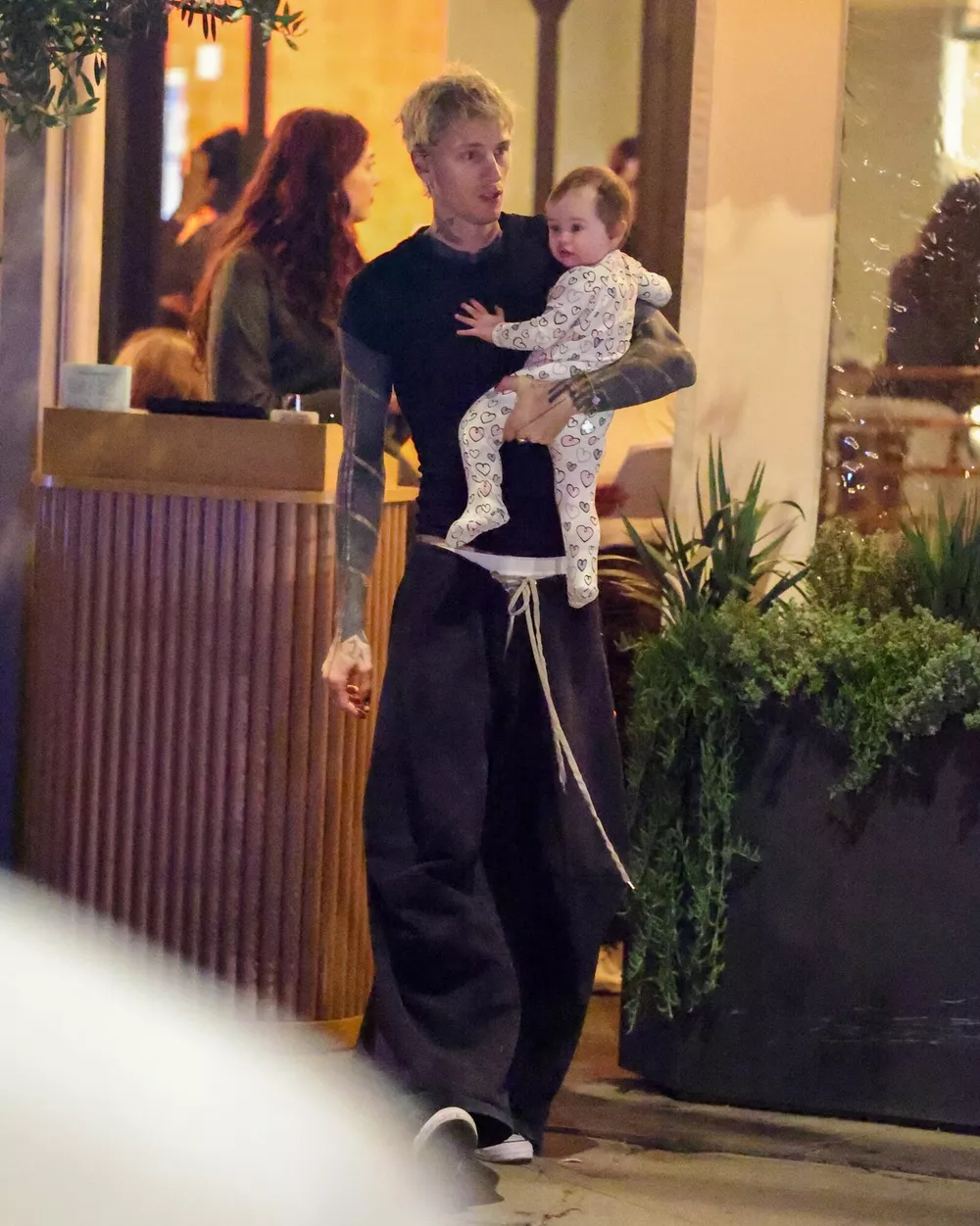 Меган Фокс и Machine Gun Kelly воссоединились ради ребенка