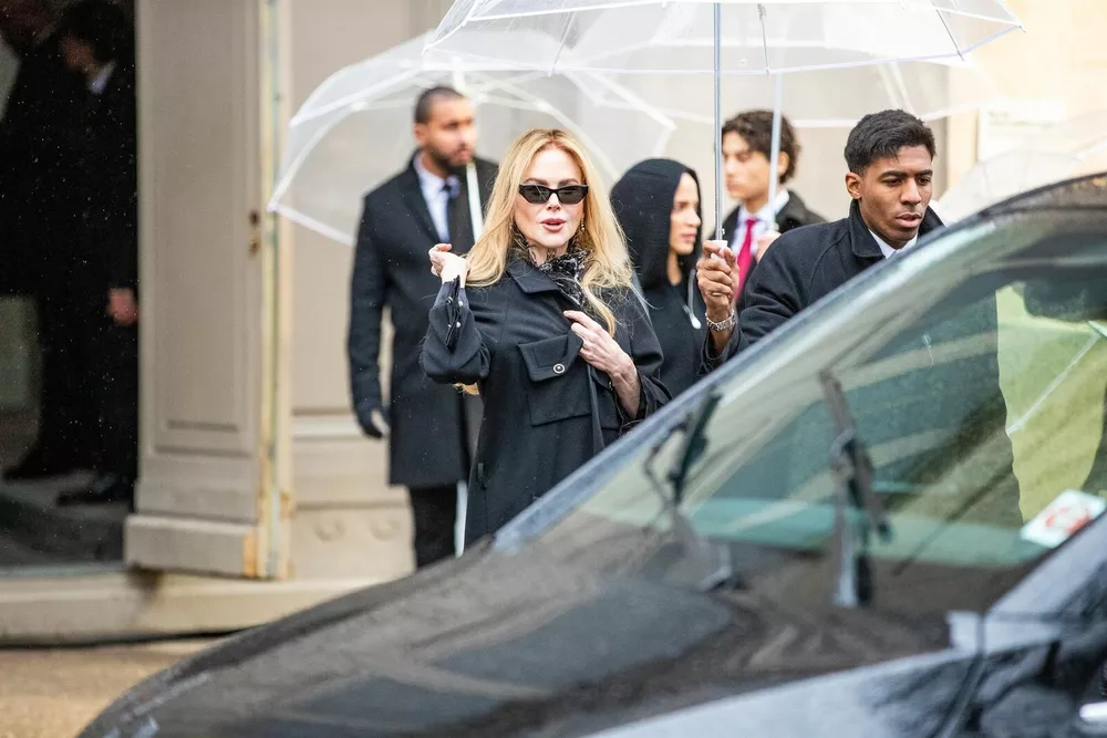 Николь Кидман снова попала в скандал с накладными волосами