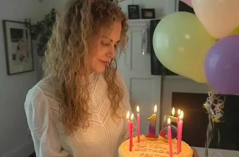 Николь Кидман снова попала в скандал с накладными волосами