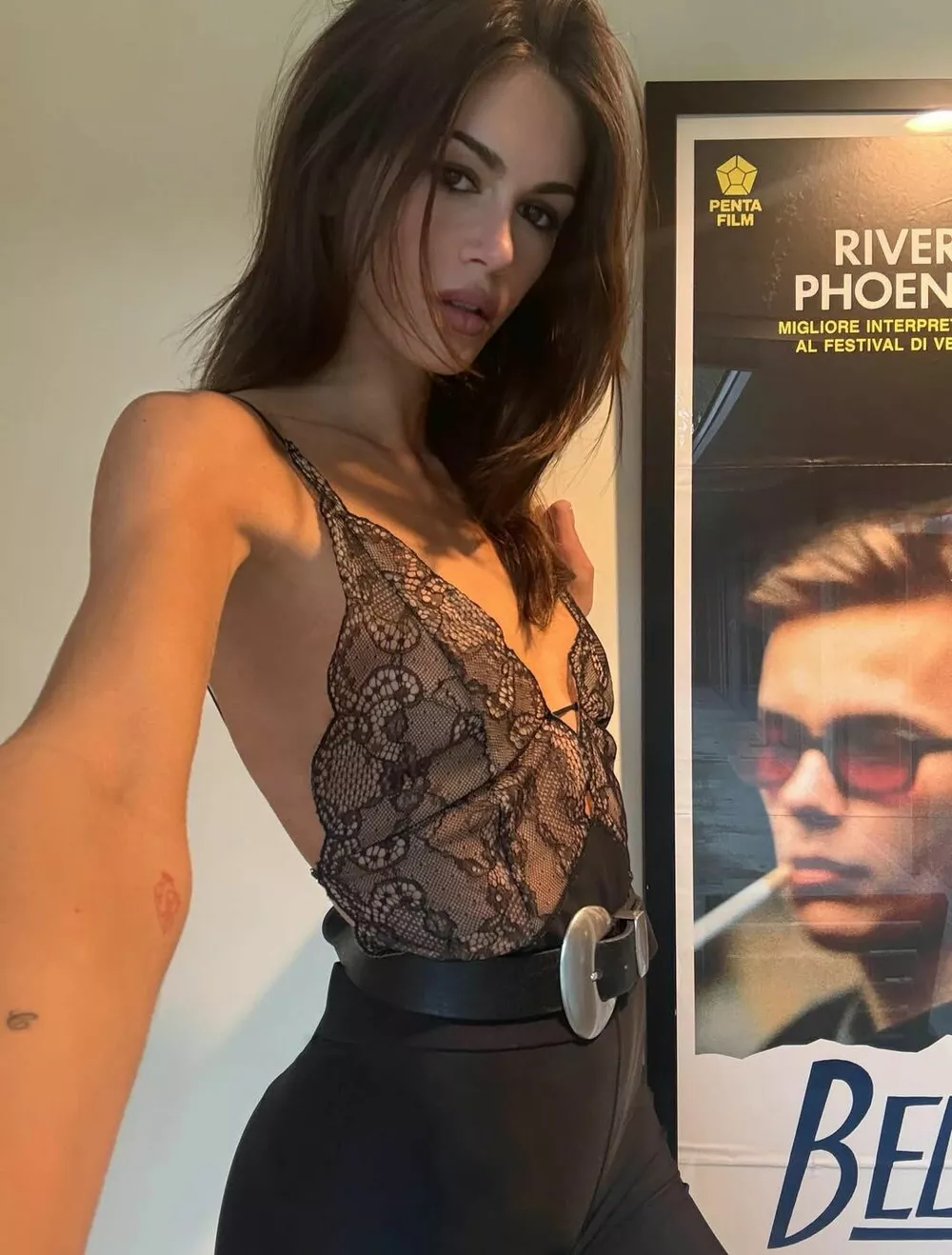 Полупрозрачное с блестками: несколько вариантов от Кайи Гербер