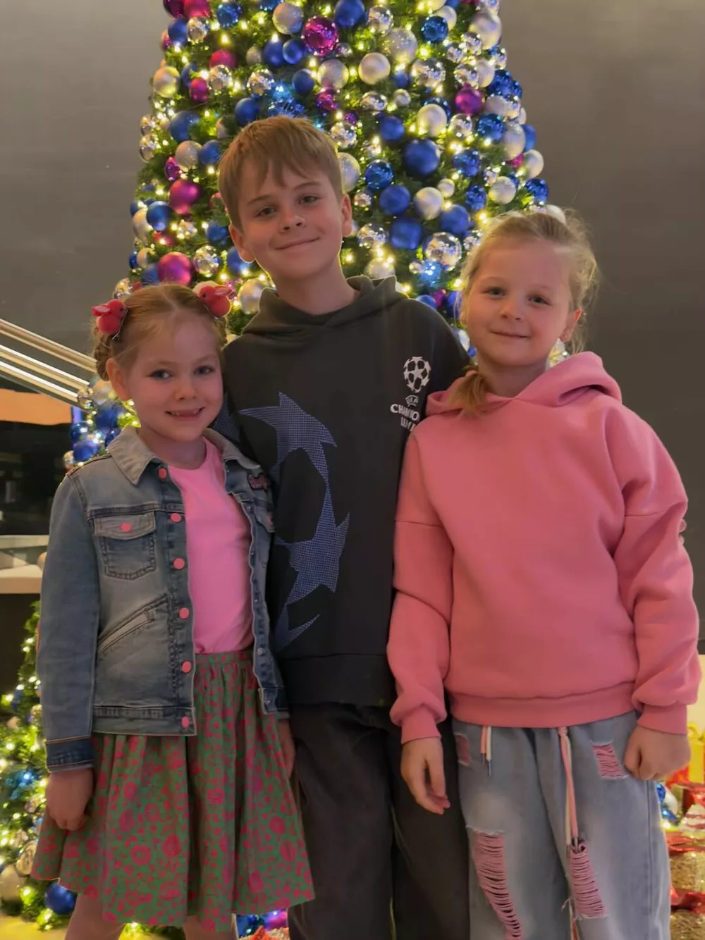 Сергей Лазарев и Лера Кудрявцева сводили детей на елку в Дубае