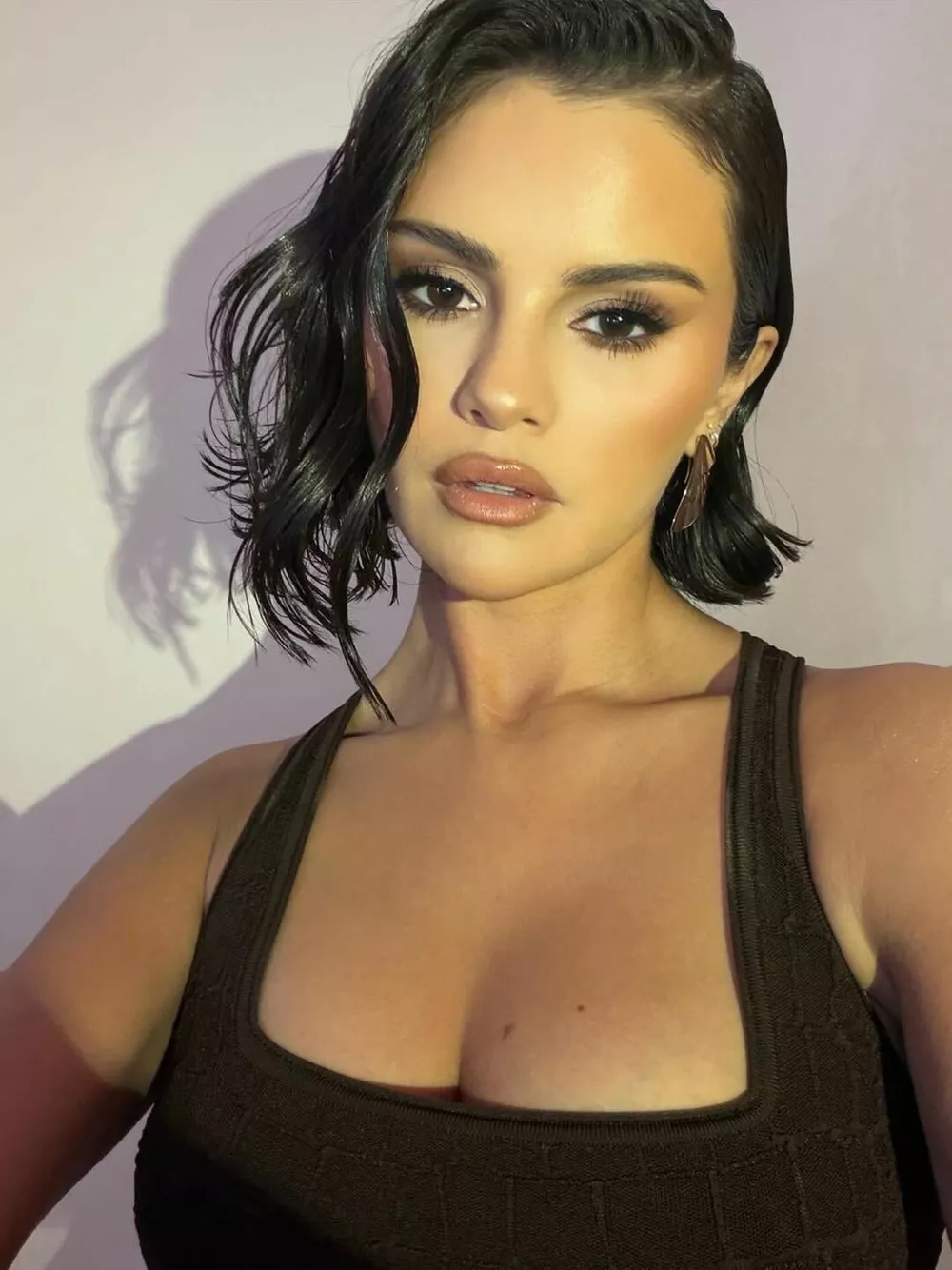 Сияющий макияж суперзвезды на примере Селены Гомес