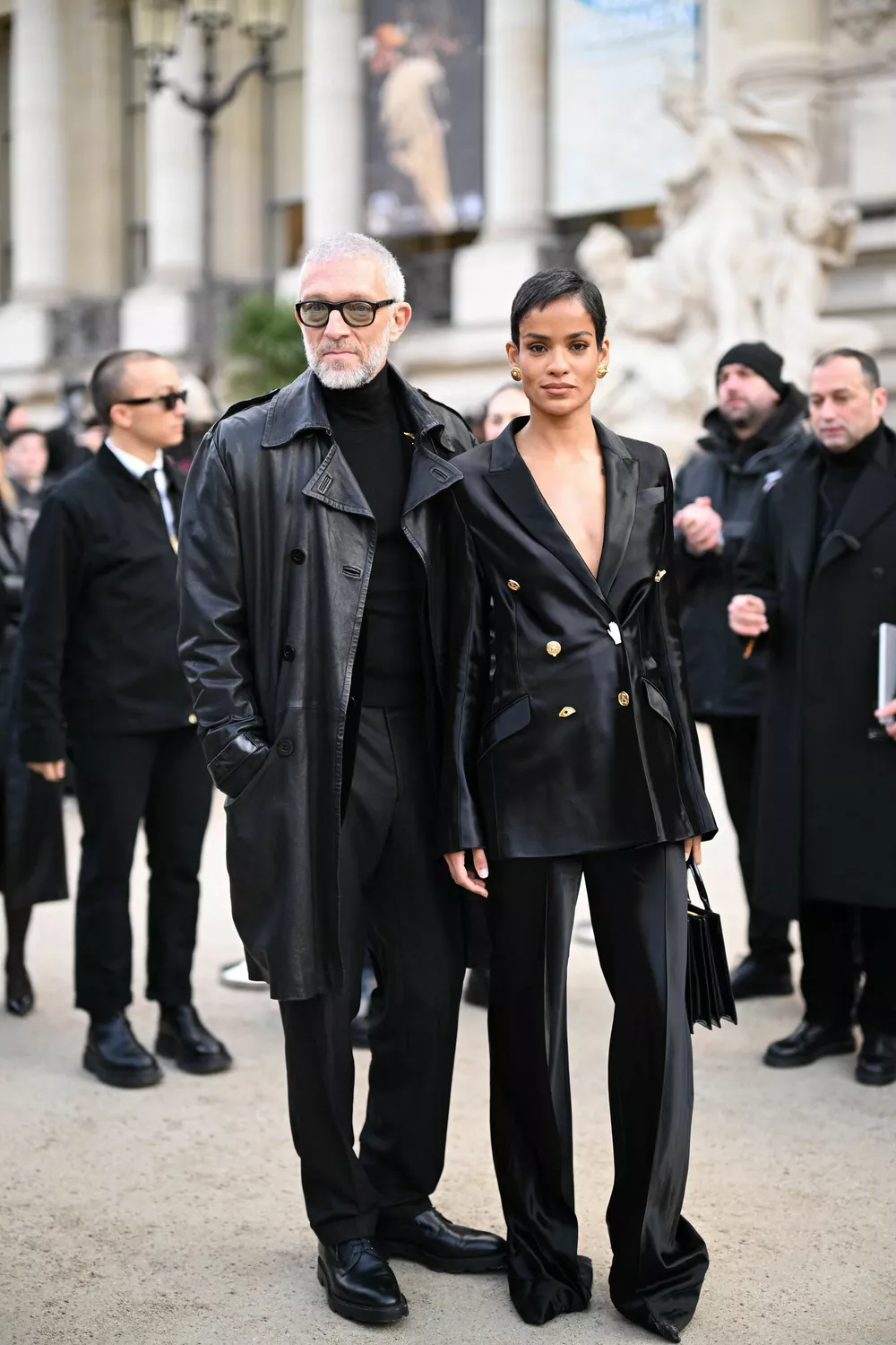 Венсан Кассель с молодой возлюбленной появились на Неделе моды в Париже