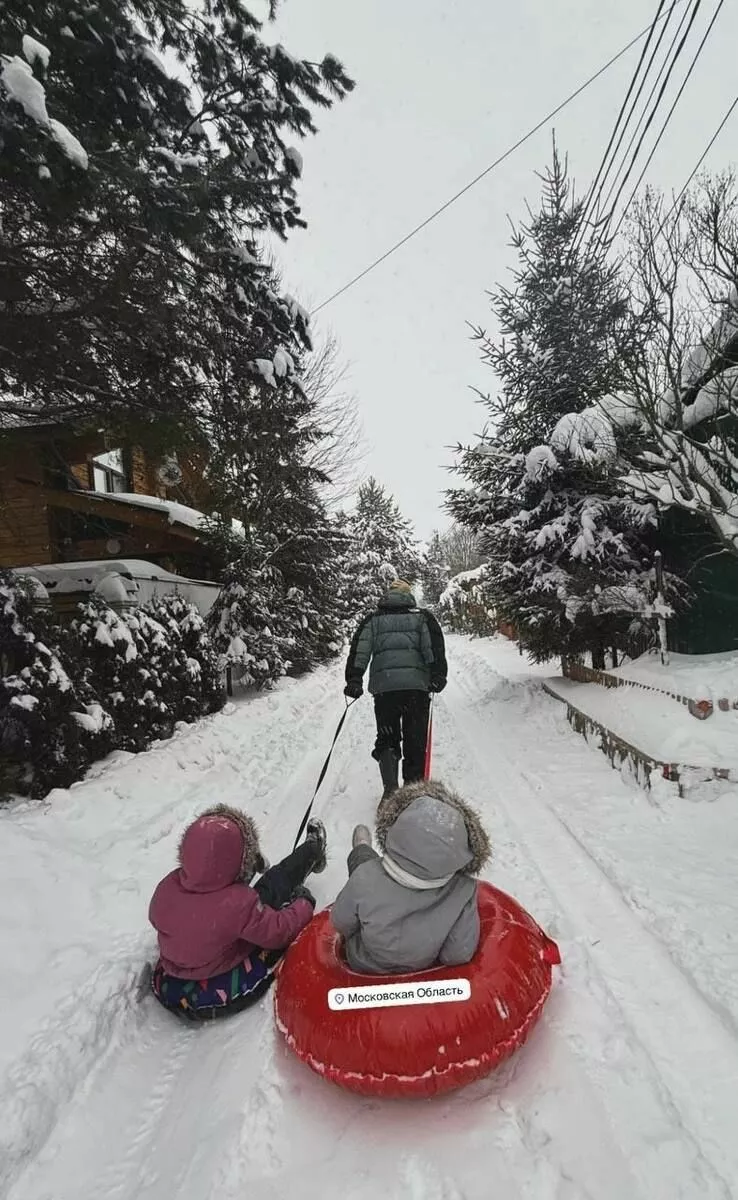 Жена Юры Борисова показала, как они с дочками провели последний уикенд новогодних каникул