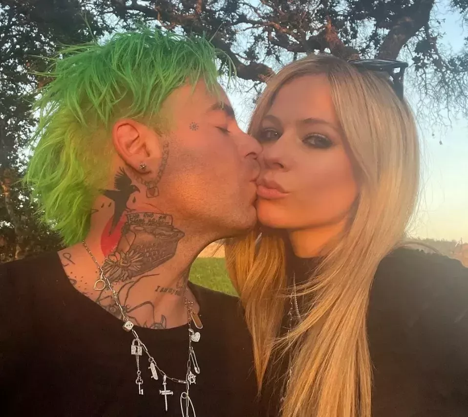 
                Бывший жених Аврил Лавин о расставании с певицей: "Раньше бы я сказал: "Да пошла она!"             