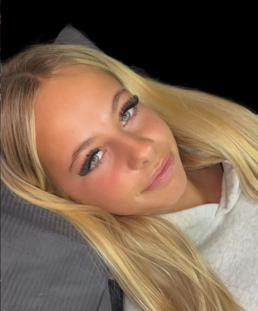 14-летняя дочь Николя Саркози и Карлы Бруни столкнулась с хейтом из-за своей внешности