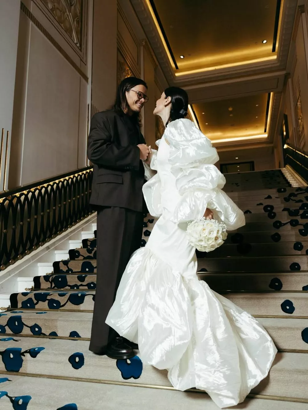 Айза-Лилуна Ай показала первые кадры со свадьбы в Джакарте Айза-Лилуна Ай показала первые кадры со свадьбы в Джакарте