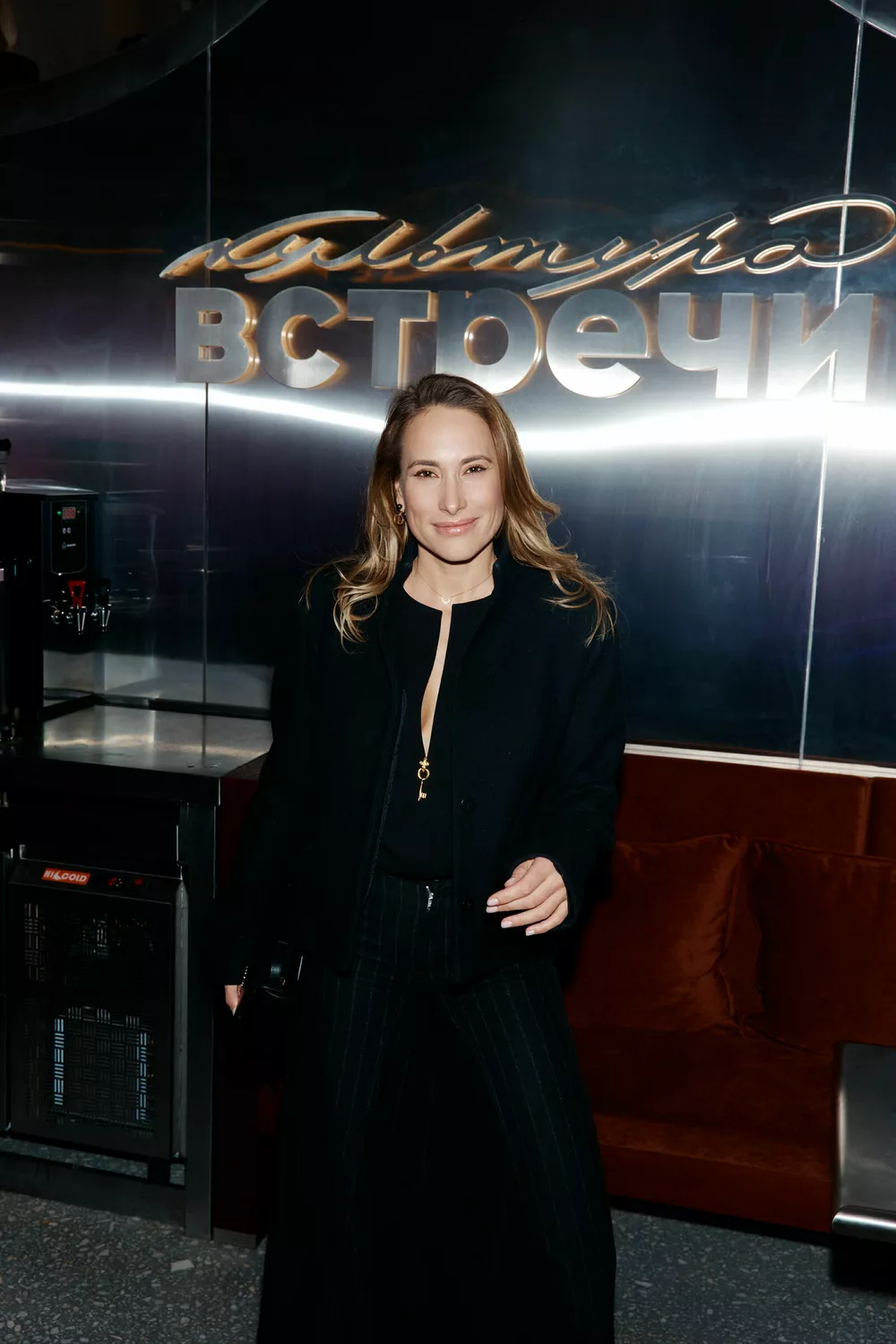 Анастасия Винокур, Марика Кравцова, Марк Тишман и другие селебрити на открытии ресторана в Москве