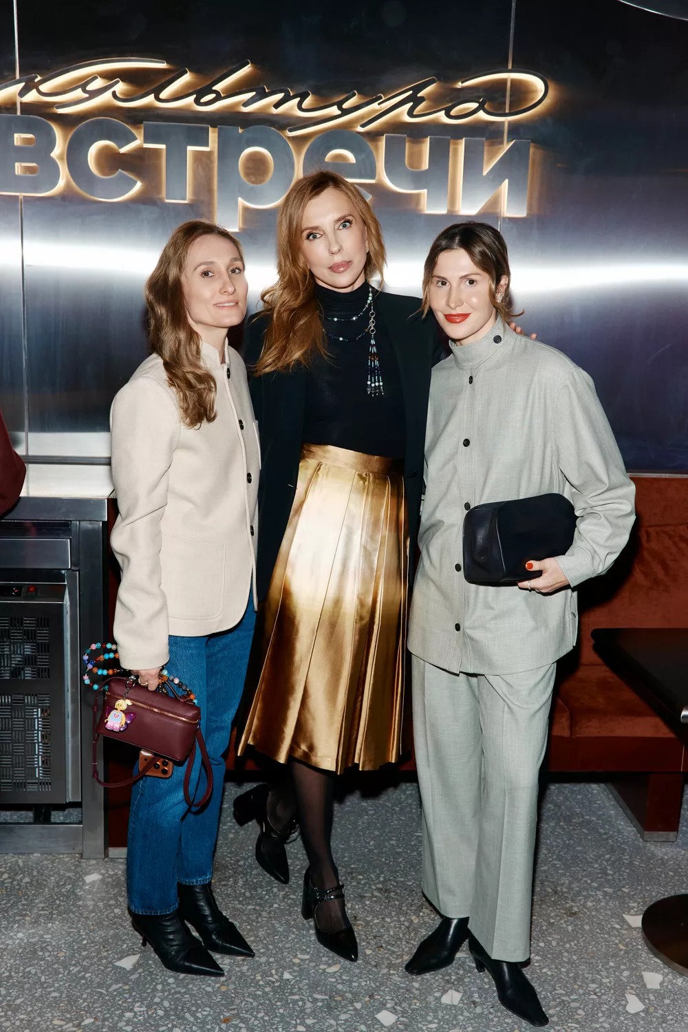 Анастасия Винокур, Марика Кравцова, Марк Тишман и другие селебрити на открытии ресторана в Москве