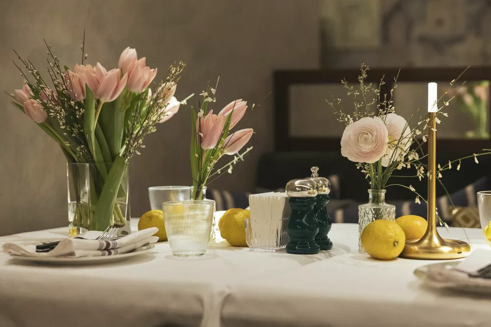 Аврора, Марика, Алина Буре и другие звезды на светском ужине в центре Москвы