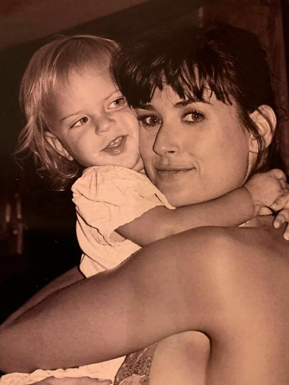 Деми Мур трогательно поздравила с днем рождения младшую дочь от Брюса Уиллиса