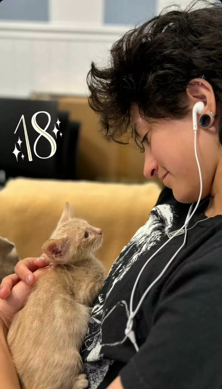 Дженнифер Лопес трогательно отметила 18-летие своих близнецов