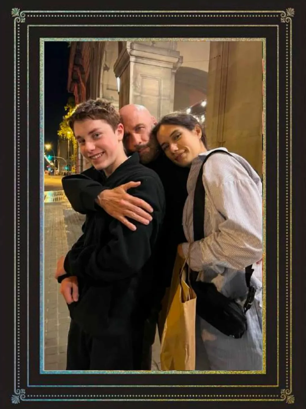 Джон Траволта показал редкое фото с детьми