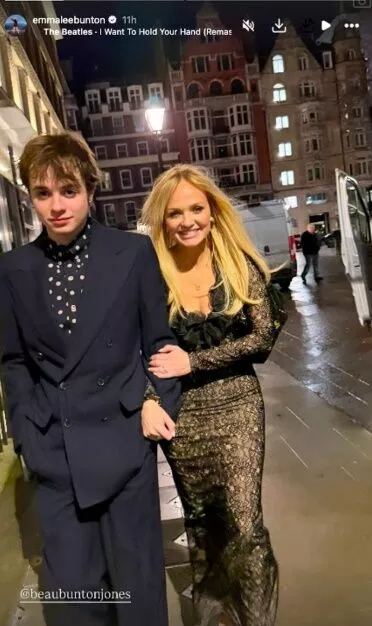 Эмма Бантон вышла в свет с подросшим сыном Эмма Бантон вышла в свет с подросшим сыном