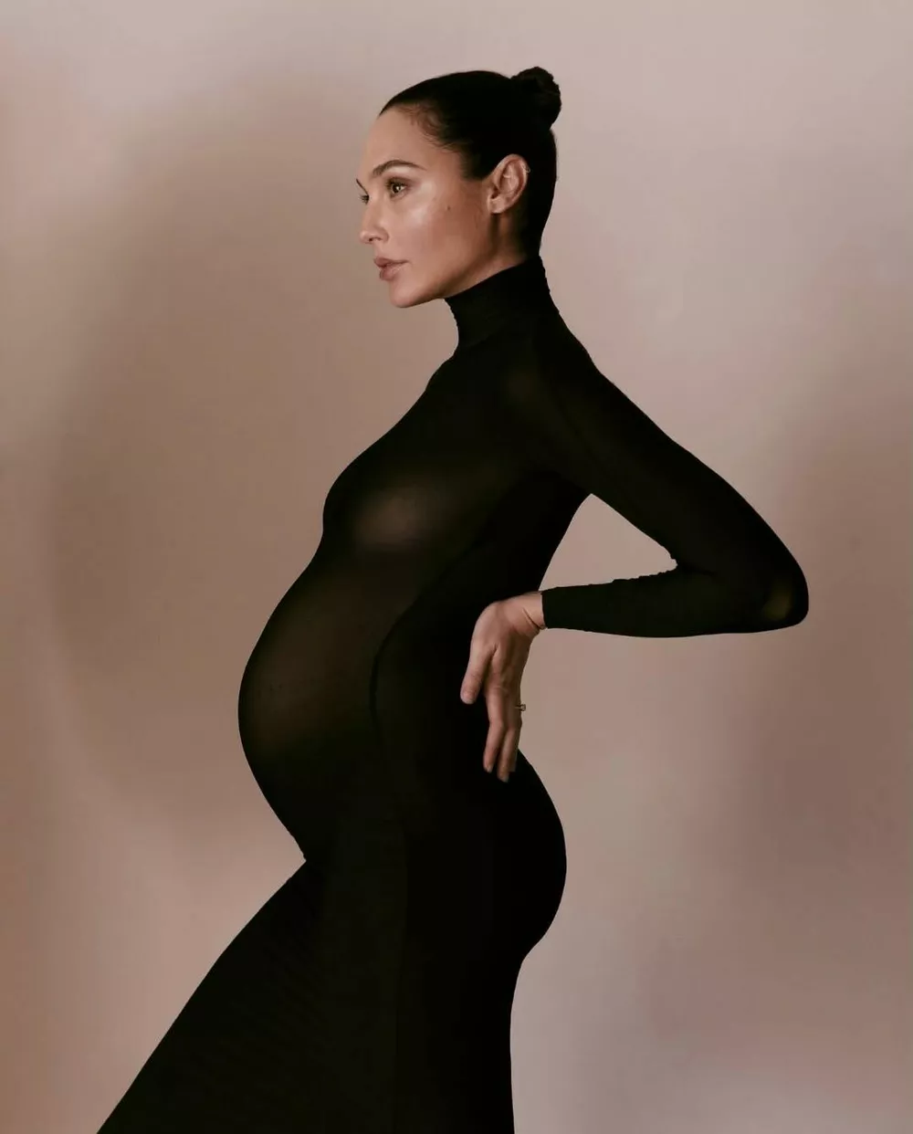 Галь Гадот раскрыла шокирующие подробности четвертой беременности Галь Гадот раскрыла шокирующие подробности четвертой беременности