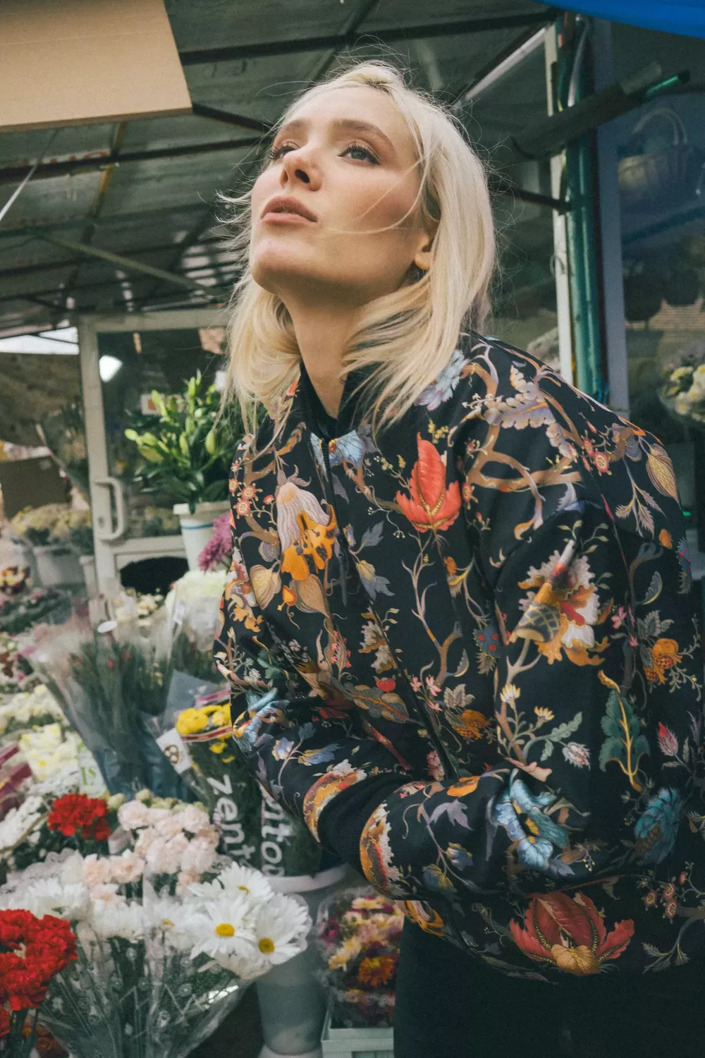 Редкий фарфор, венцы с ручной вышивкой и цветочные зеркала: гид по фестивалю ARTFLECTION