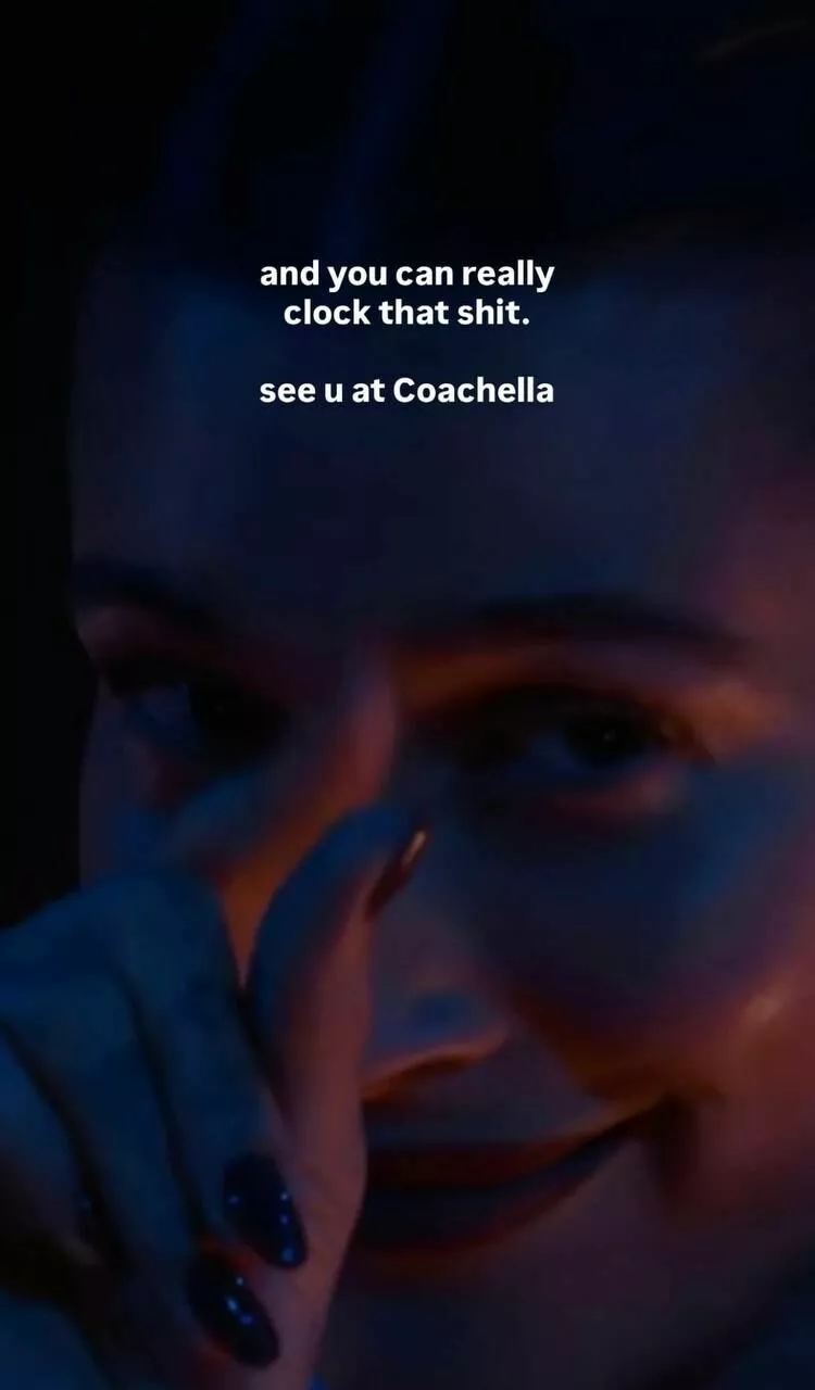 Хейли Бибер расплакалась на выступлении мужа