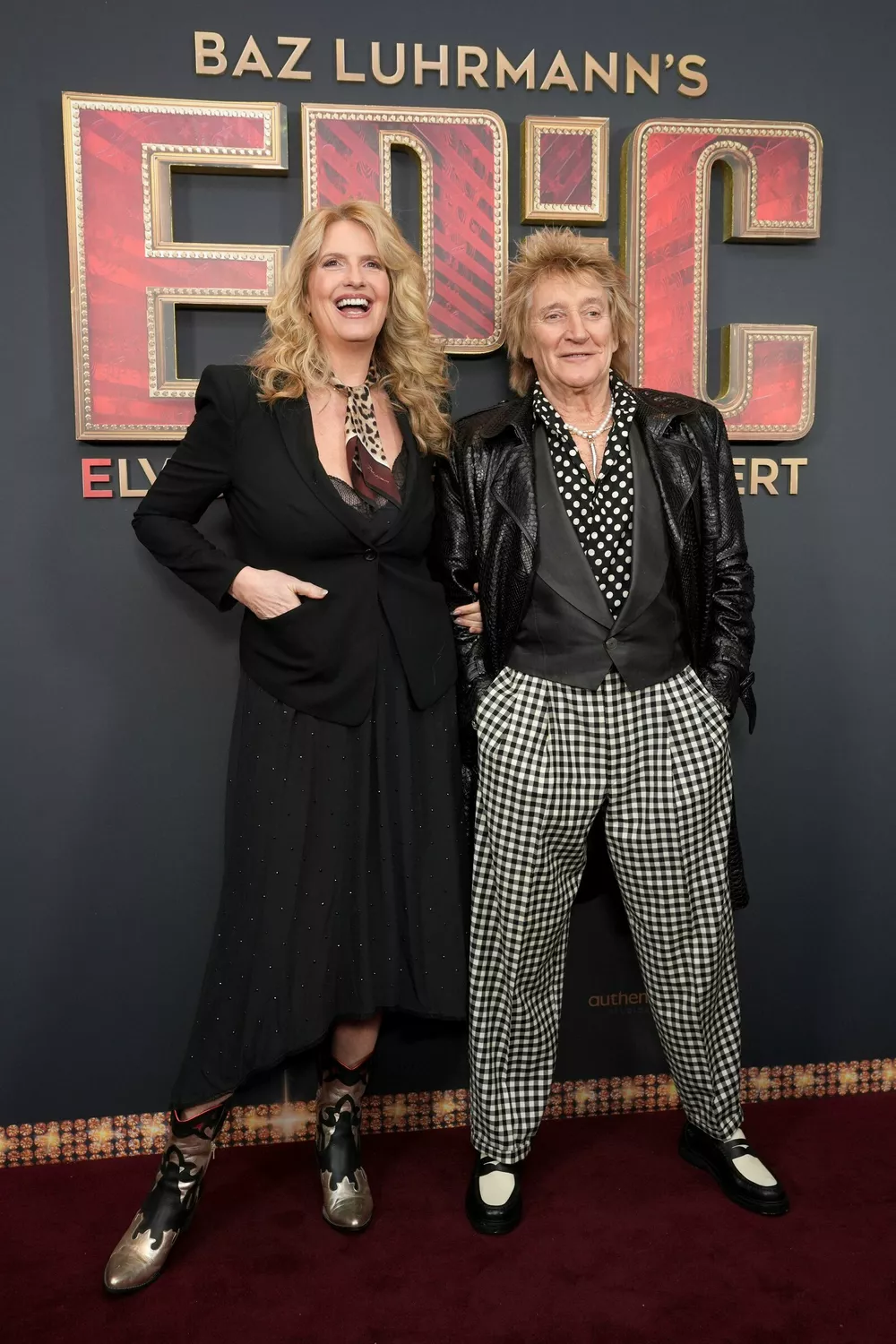 Как выглядит жена Рода Стюарта, с которой он вместе 19 лет Как выглядит жена Рода Стюарта, с которой он вместе 19 лет