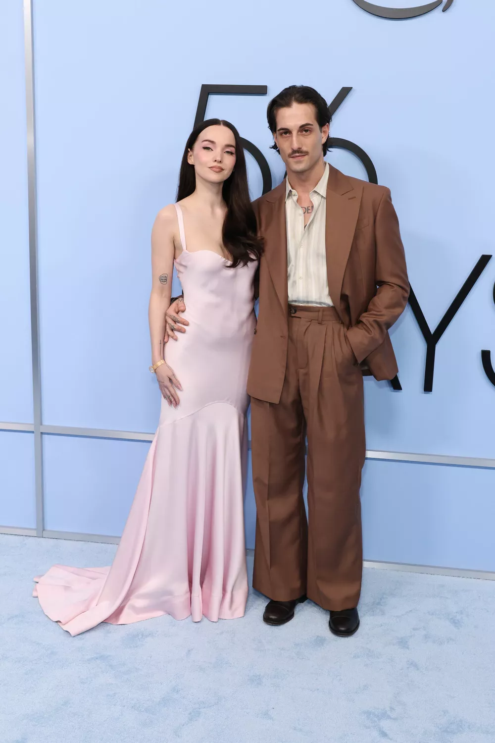 Лидер M&aring;neskin Дамиано Давид с невестой и певица Холзи с женихом: звездные пары на премьере в ЛА