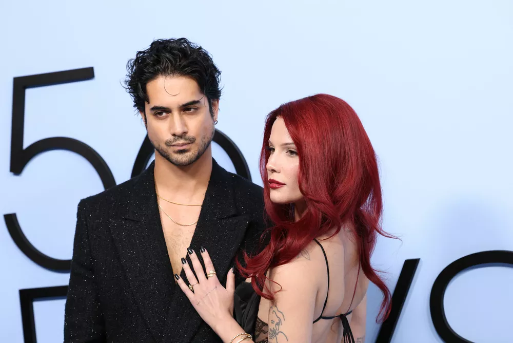 Лидер M&aring;neskin Дамиано Давид с невестой и певица Холзи с женихом: звездные пары на премьере в ЛА