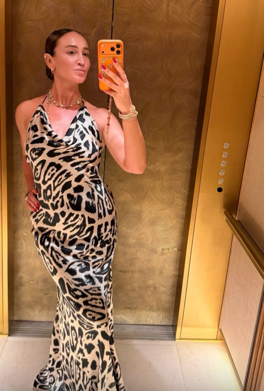 Ольга Бузова показала фигуру в купальнике