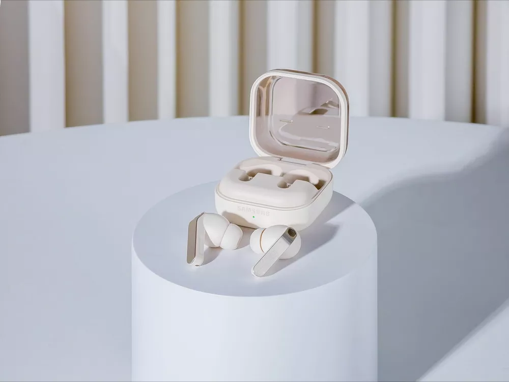 Смартфоны с интеллектуальным помощником и не только: дайджест техно-новостей