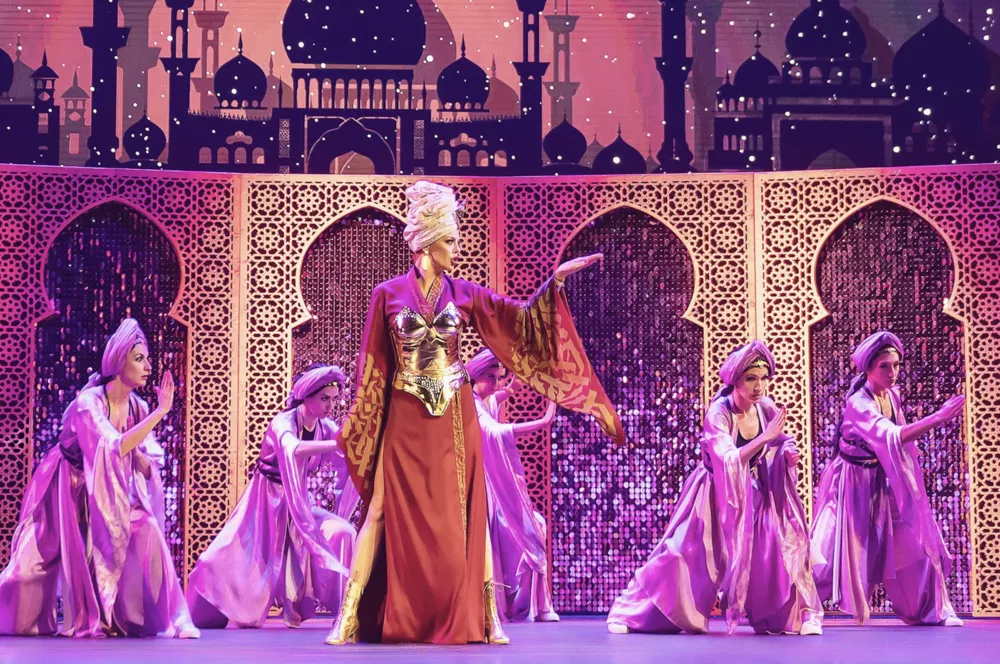 Только вдвоем:  где провести День всех влюбленных в Москве в этом году